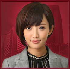 Smbcモビットcm 黒革のライダースーツでピザを届ける女優は誰